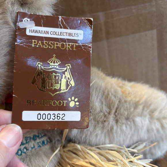 Hawaiian Collectibles Barefoot Millennium 2000 Hawaii - Mele Bear. #000362. - Picture 3 of 6